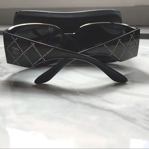 AUTHENTIC CHANEL | sunglasses with side diamonds